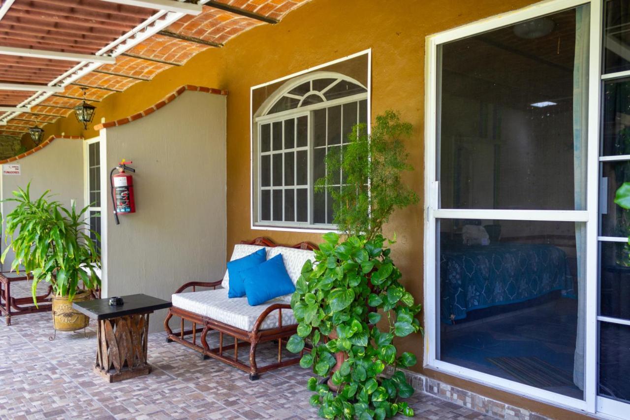 Casa De La Abuela Bed & Breakfast Ахихик Екстериор снимка